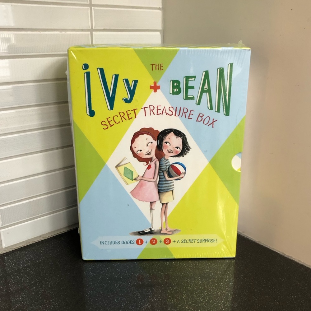 NWT Ivy & Bean Secret Treasure Box + Bonus book